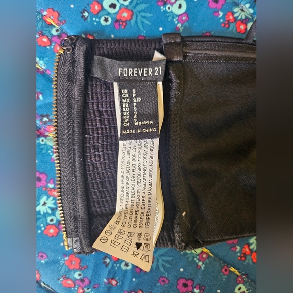 Womens Forever 21 Sequins Blue Gold Black Zipper Back Top Size Small - Picture 8 of 9